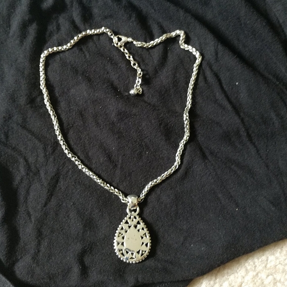 Silver & black pendant costume - Picture 3 of 3